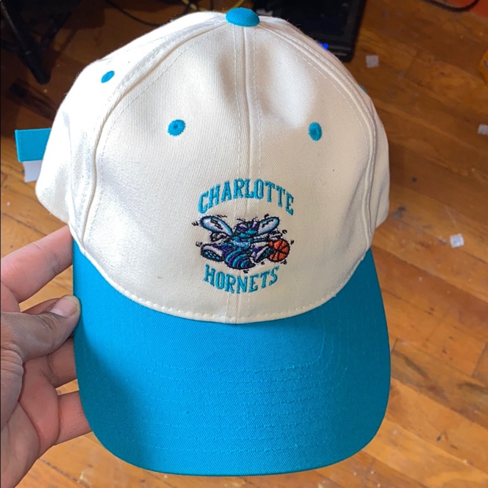 Baseball cap - Picture 2 of 5